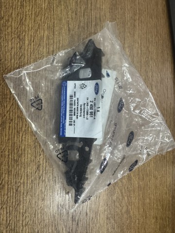 Праве кріплення переднього бампера 2450951 FORD