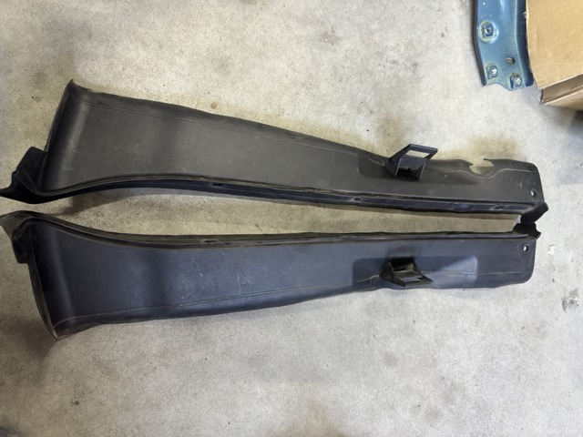 Ущільнювач арки крила 51767269998 BMW