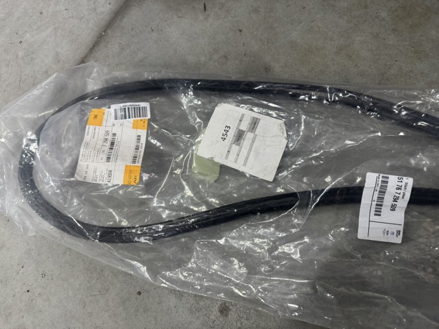 Ущільнювач капота 51767294509 BMW