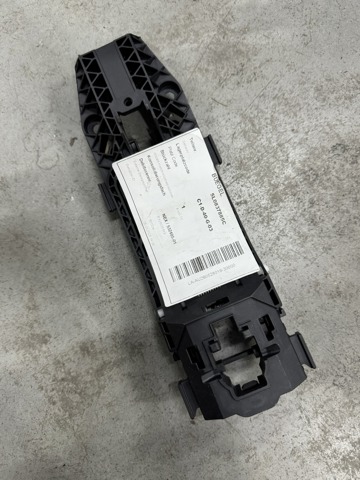 Тримач зовнішньої ручки дверей, передньої правої 5L0837885C VAG