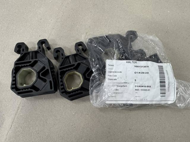 Подушка кріплення радіатора верхня 5Q0121367F VAG