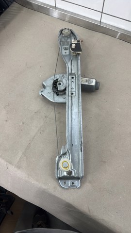 Механізм стеклопод'емника двері задньої, правої 8200291153 RENAULT