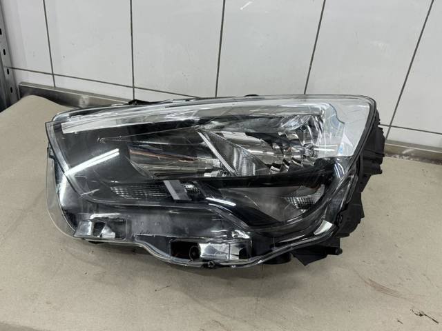 Фара ліва передня 9816825580 OPEL