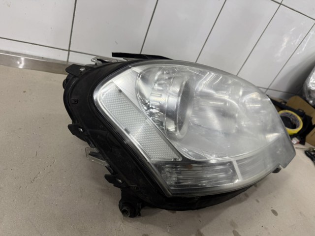 Основна фара - вставка A1648203259 MERCEDES