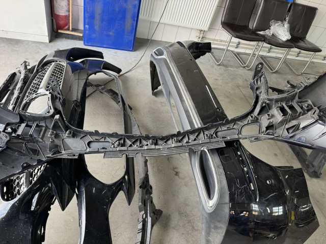 Кронштейн бампера переднього A2538851500 MERCEDES