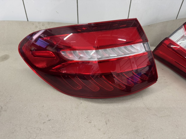 Ліхтар задній лівий A2539067300 MERCEDES