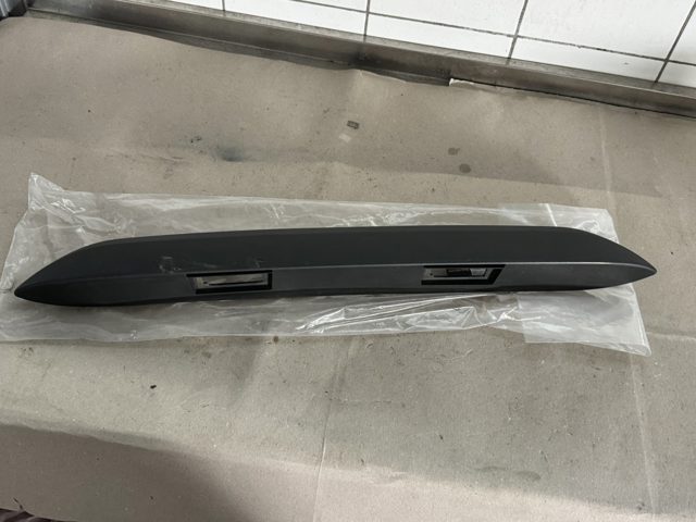 Ручка задньої (двостулкової) двері ліва зовнішня A9107405700 MERCEDES