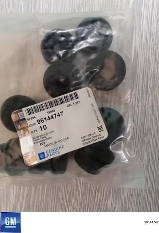 Подушка кріплення радіатора верхня 96144747 GM