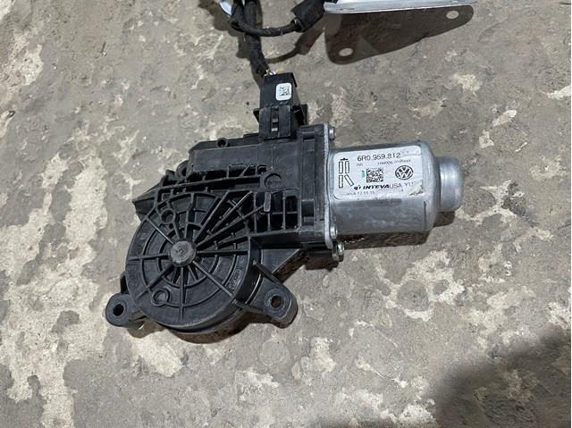 Двигун склопідіймача двері передньої, правої 6R0959812M VAG