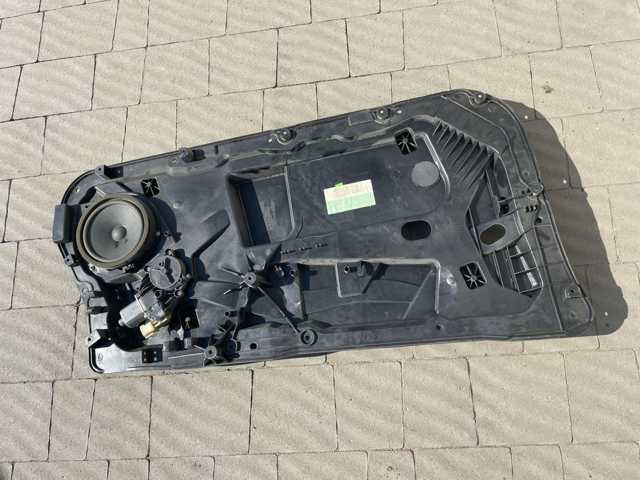 Мотор склопідйомника водійських дверей 8A6114A389B FORD