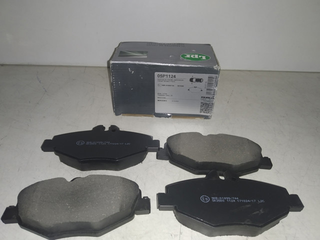 Передні гальмівні колодки 05P1124 LPR