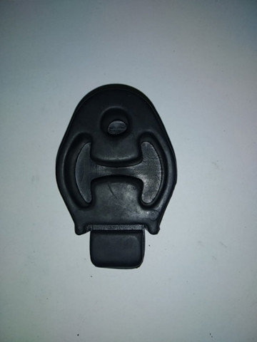 Кронштейн кріплення глушника Мазда 3