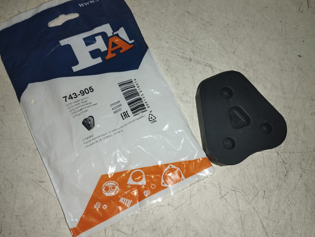 Кронштейн кріплення глушника 743905 FA1