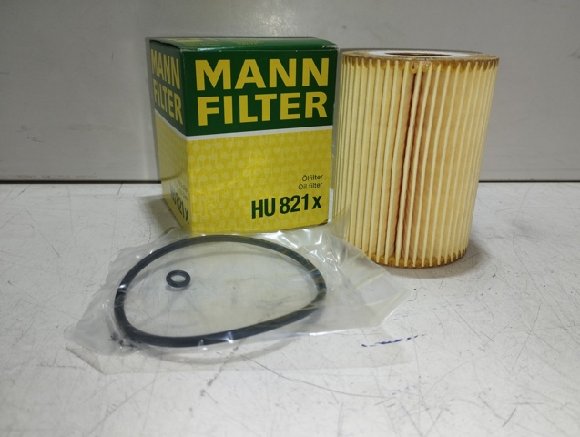 Масляний фільтр двигуна HU821X MANN