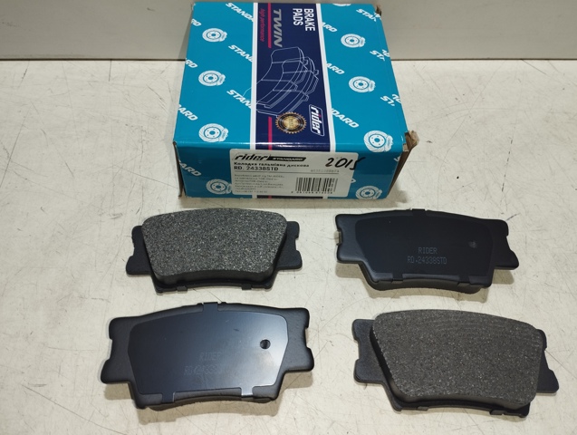 Задні дискові колодки Тойота Рав 4 3