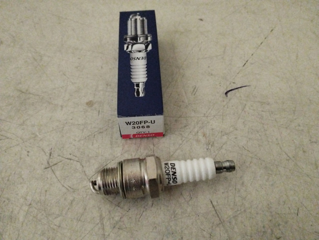 Свічки запалювання W20FPU DENSO
