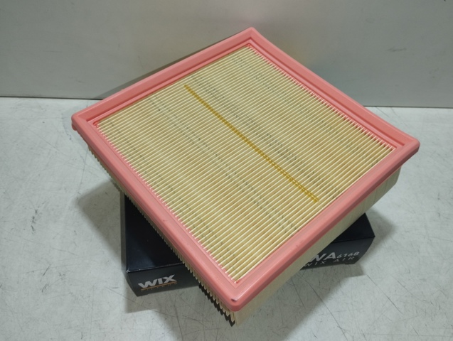 Автомобільний фільтр повітря WA6168 WIX