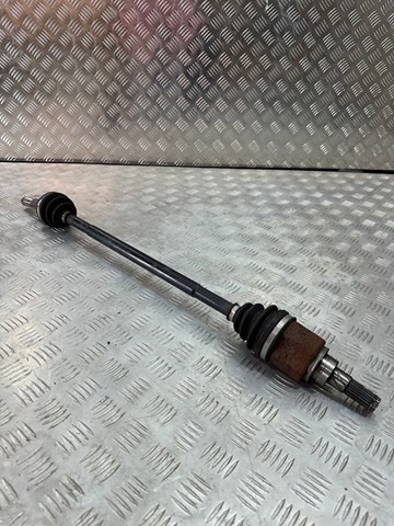 Приводи задніх коліс 396006RE3D NISSAN