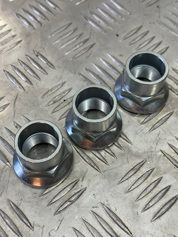 Гайка шарової опори передньої підвіски 402624GA0D NISSAN