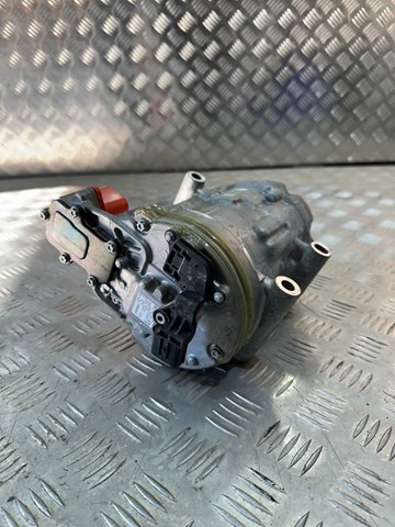 Компресор кондиціонера 926005SA1B NISSAN