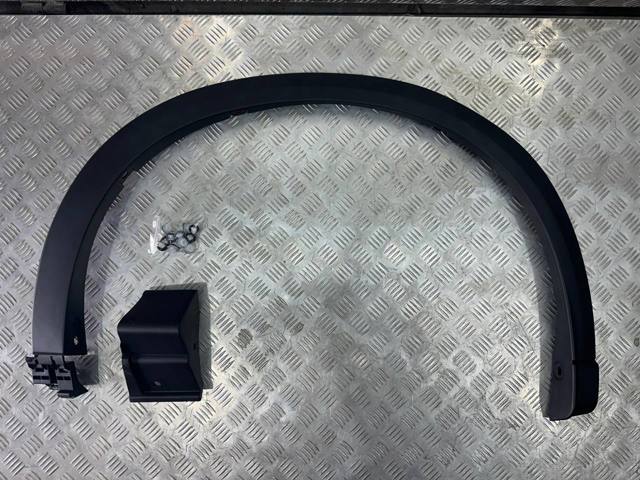 Розширювач/накладка арки переднього крила, лівий KB7W51W30E8N MAZDA