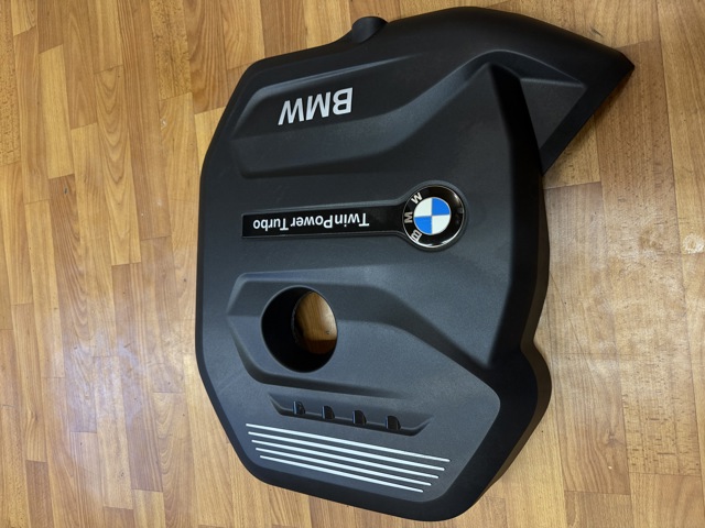 Кришка двигуна декоративна 11128621822 BMW