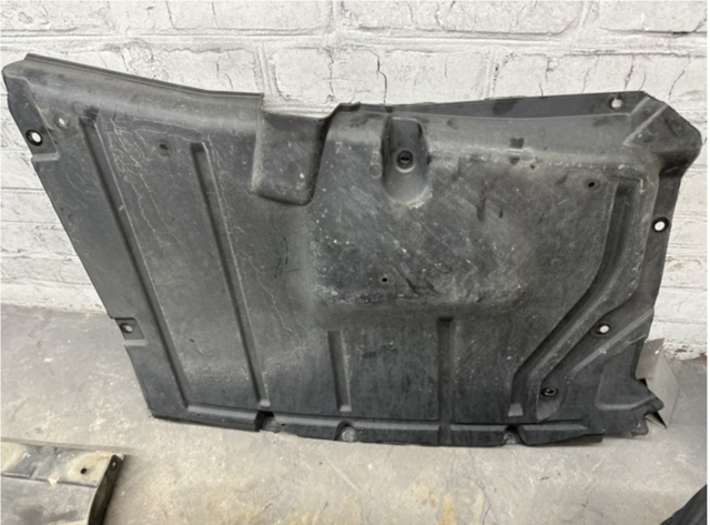 Накладка заднього скла 51757363203 BMW