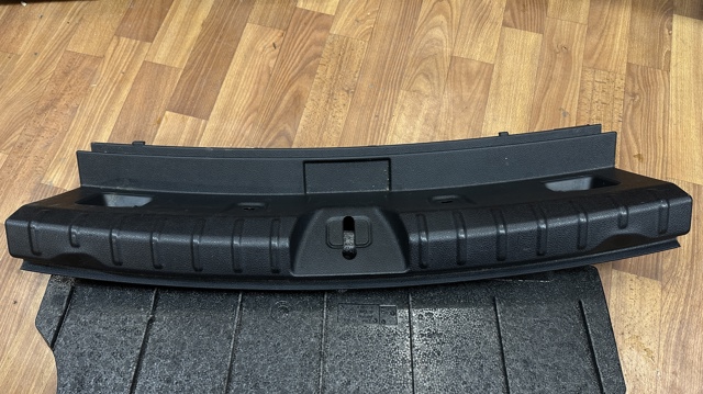 Накладка перегородки 7351650 BMW