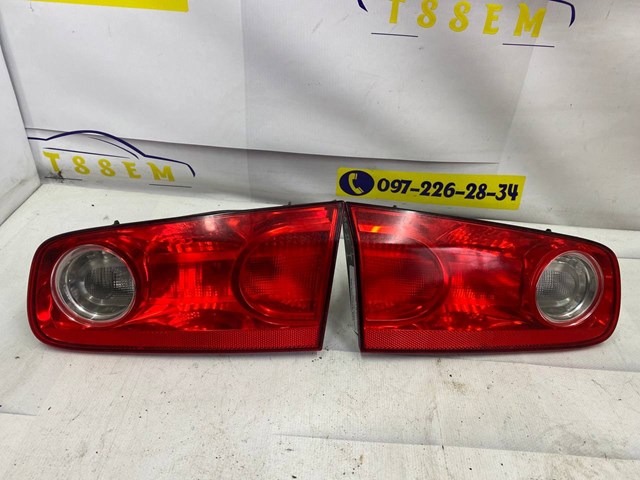 Задня ліва внутрішня фара 8200262110 RENAULT