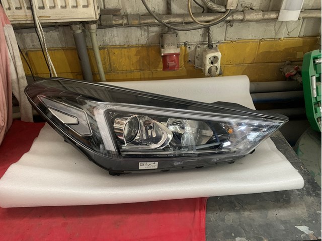 Права блок фара 92102D7600 HYUNDAI