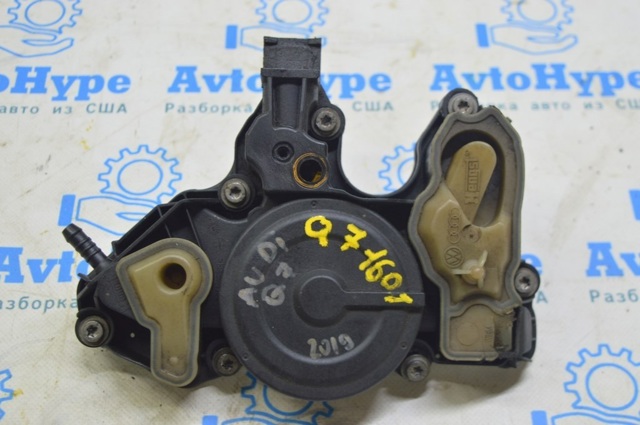 Масловіддільник газів 06K103495BL VAG
