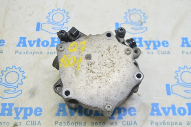 Насос вакуумний 06K145100P VAG