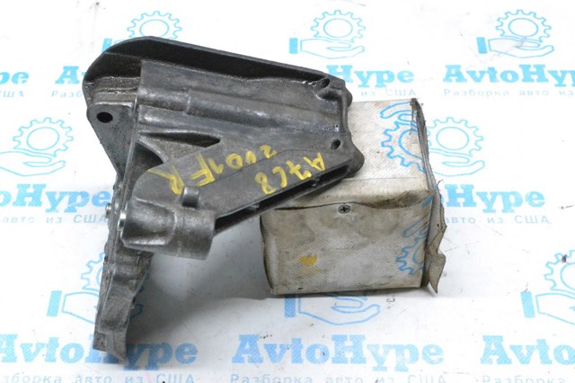 Кронштейн кріплення генератора 06M903143AJ VAG