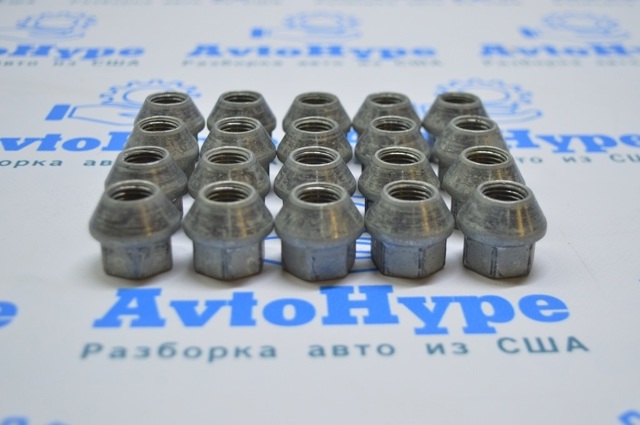 Гайка колісна 102700200B TESLA