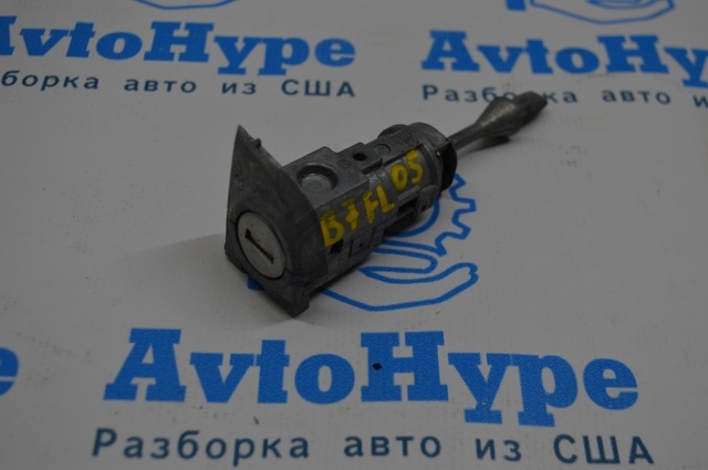 Лічинка замка лівих дверей 107837167AT VAG