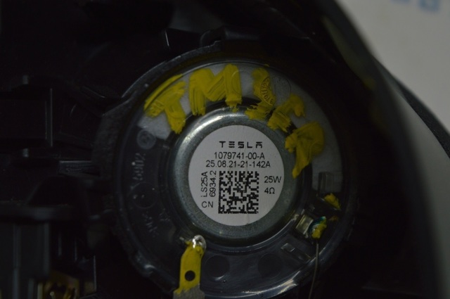 Динамік передньої двері 107974100A TESLA