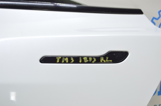 Ручка передніхї лівих дверей 108183100J TESLA