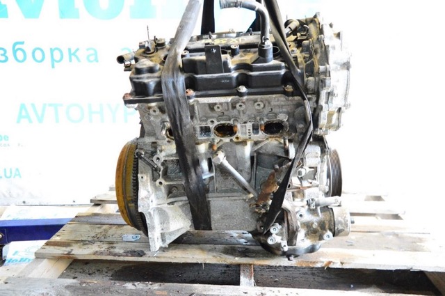 Головка блоку циліндрів (ГБЦ), права 11040JA10A NISSAN