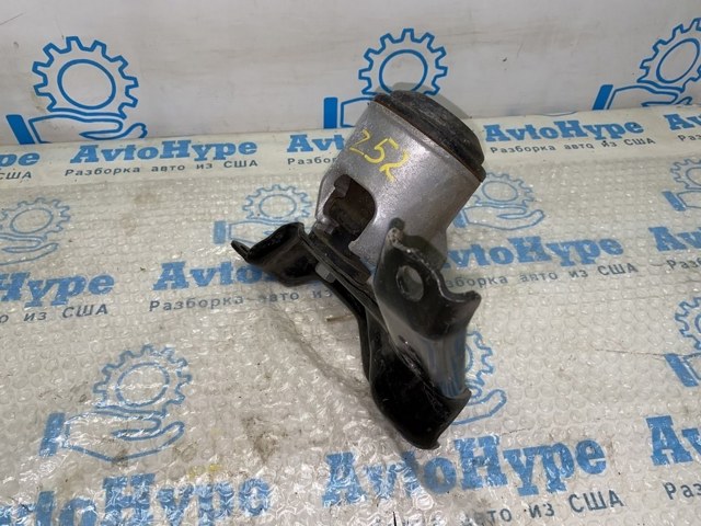 Права подушка двигуна 112103KA0A NISSAN