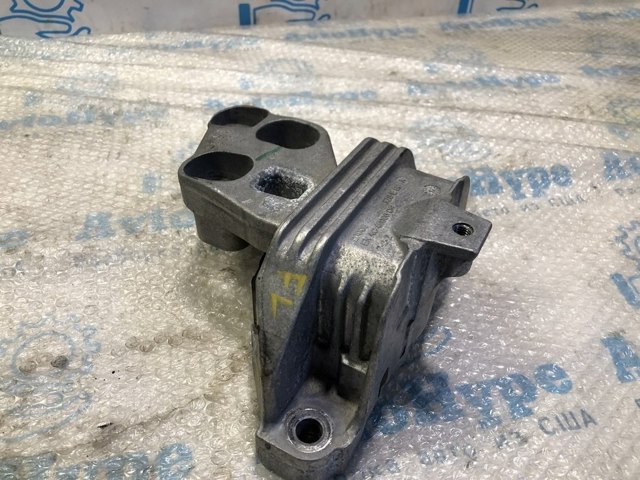 Опора двигуна задня 113605DA0A NISSAN