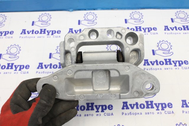 Ліва опора двигуна 1230625020 TOYOTA