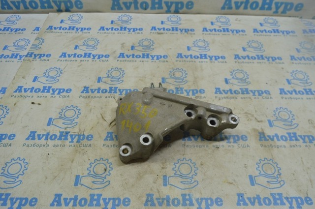 Кронштейн подушки (опори) двигуна, правої 1231531091 TOYOTA