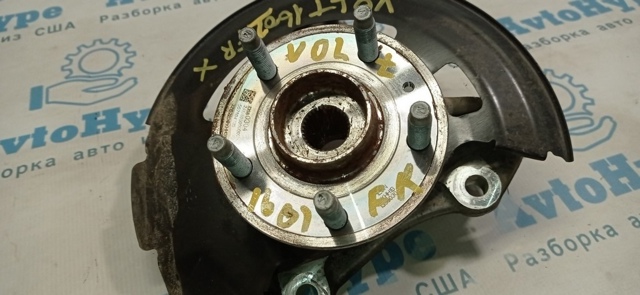 Маточина колеса передня 13580304 GM