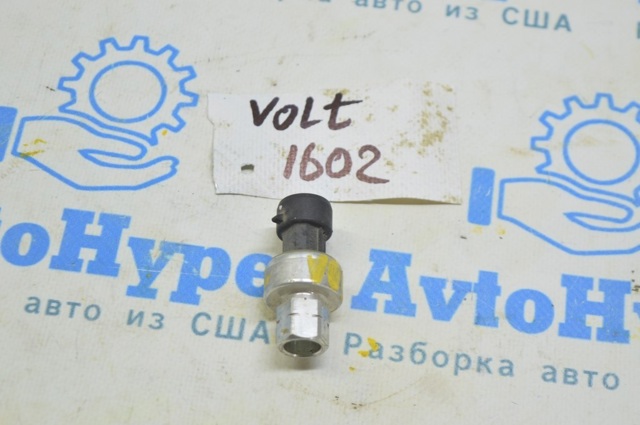 Датчик тиску кондиціонера 13587668 GM