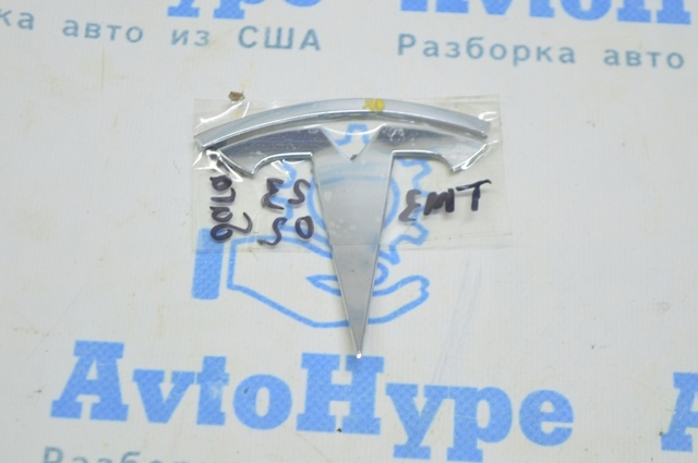 Фірмовий значок на кришку багажника 149495000A TESLA