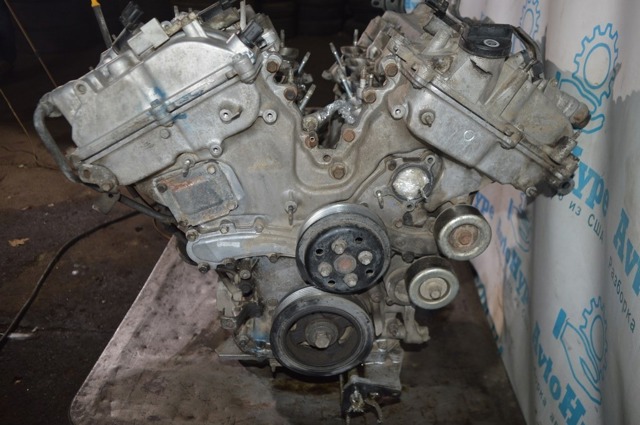 Помпа водяна, (насос) охолодження 1610039435 TOYOTA