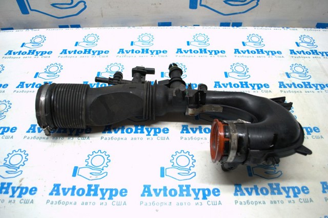 Патрубок повітряний, вихід з турбіни (наддув) 16530HG00G NISSAN