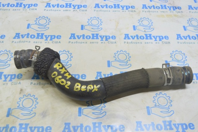 Патрубок системи охолодження 1657120091 TOYOTA