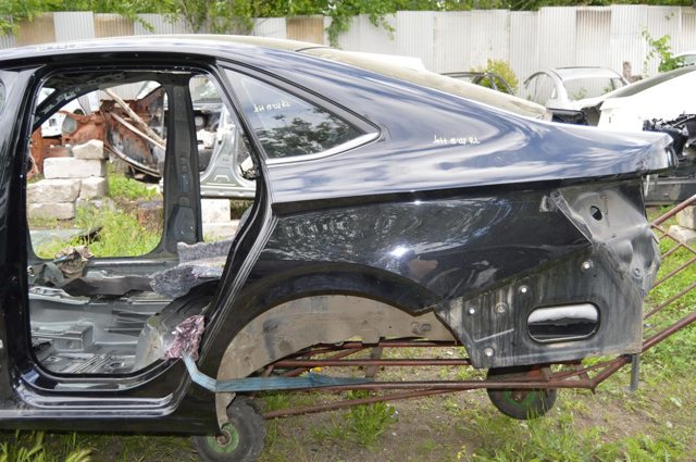 Скло кузова/багажного відсіку, ліве 17A845041EVNH VAG
