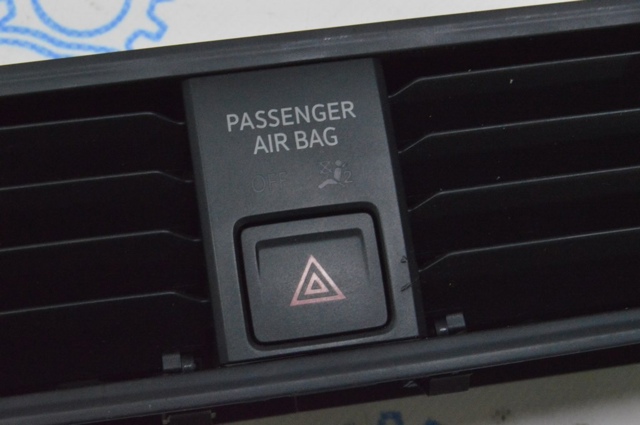 Кнопка аварійної сигналізації 17A953509AECU VAG